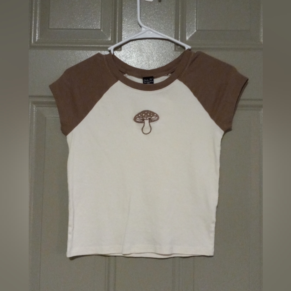Vibe n' Crop tshirt junior's size S